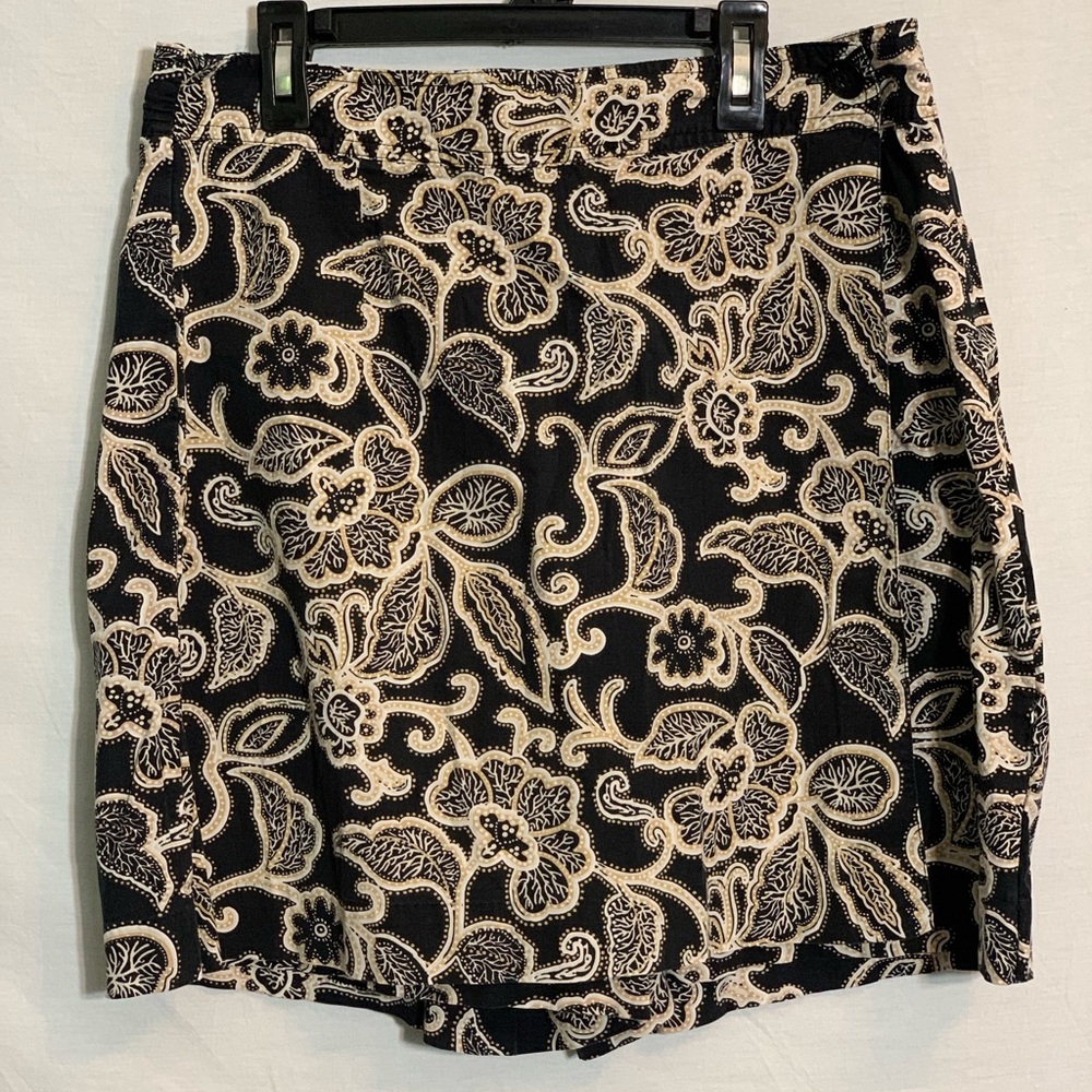 White Stag | Floral Skort - Cream and Black